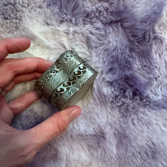 Elegant Silver Heart Pendant mini jewelry box - Picture 4 of 6